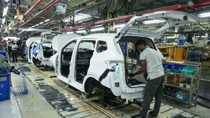 India Vehicle Sales Surge, Supply Risks Loom Amid West Asia Tensions