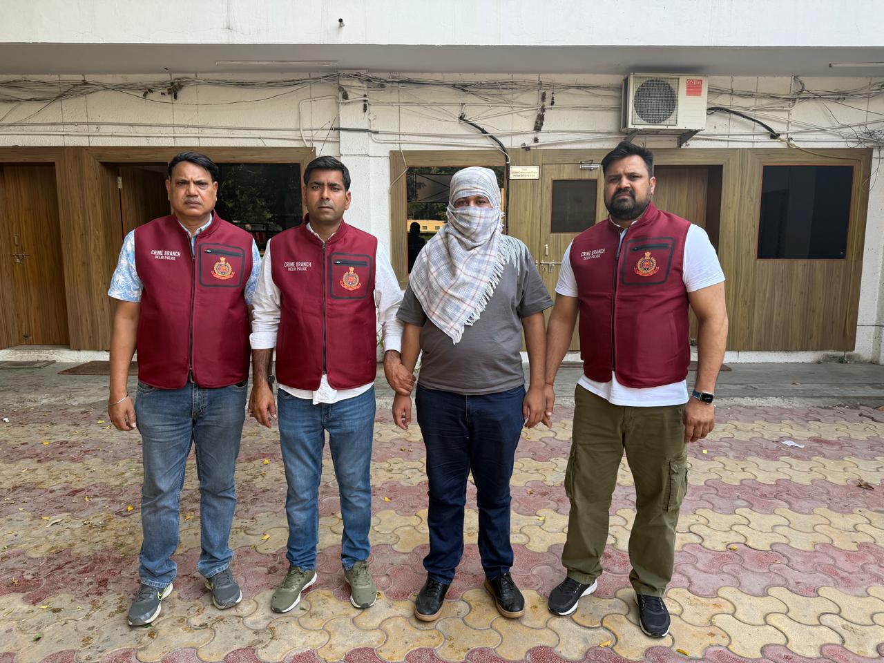 ₹300 Crore International Cyber Fraud Racket Busted in Delhi, Mastermind Among 11 Arrested 25 ₹300 Crore International Cyber Fraud Racket Busted in Delhi, Mastermind Among 11 Arrested