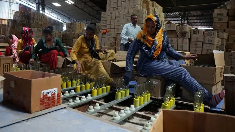Gulf War Cripples Glass Manufacturing Industry in India