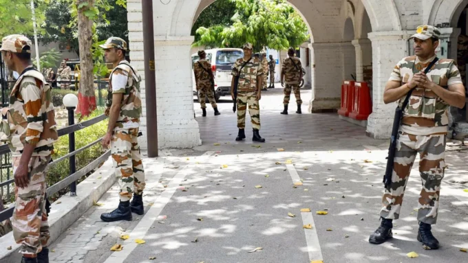 Armed ITBP Jawans Storm Police HQ in Kanpur Over Alleged Medical Negligence Case
